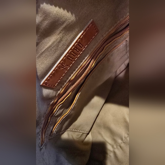 HOBO Brown Leather Shoulder Bag Shelia Medium - Picture 4 of 14